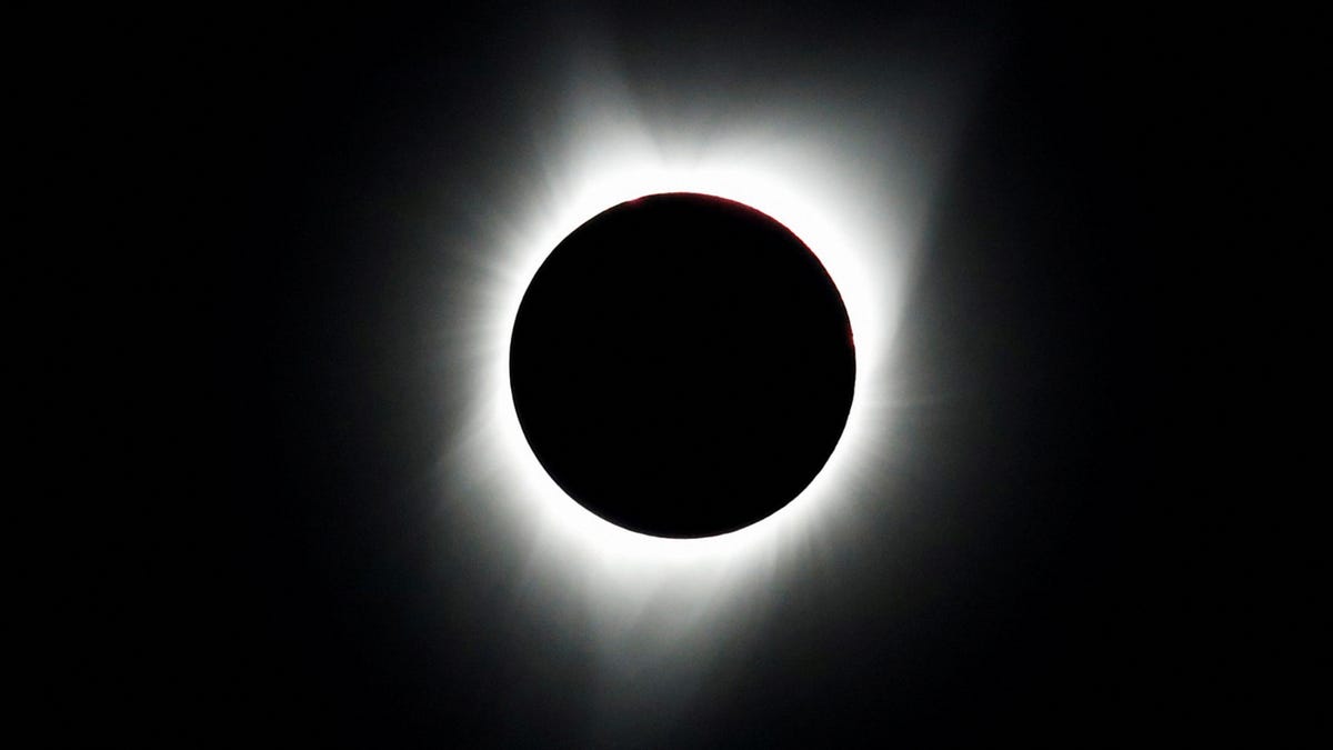 Total solar eclipse boosts hotels, rental cars, and Airbnb