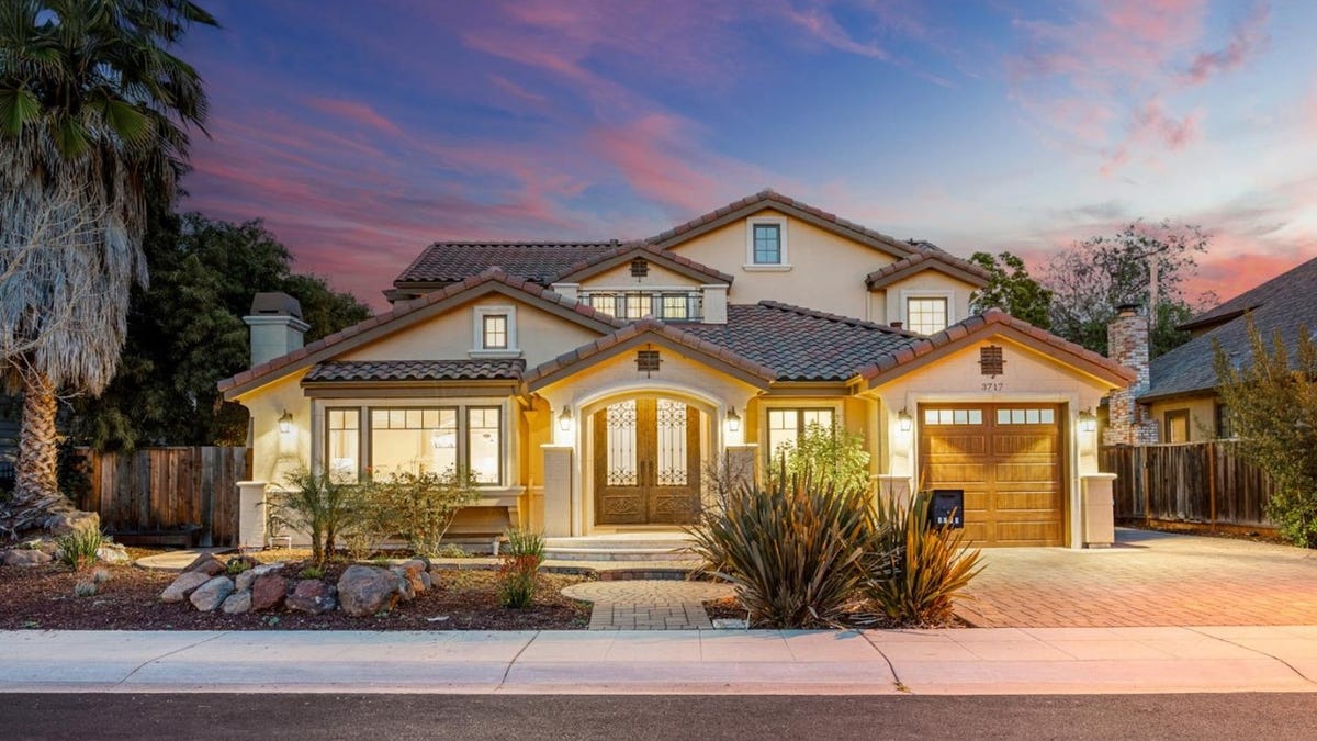 Want to go to Stanford? Try buying this house in Palo Alto