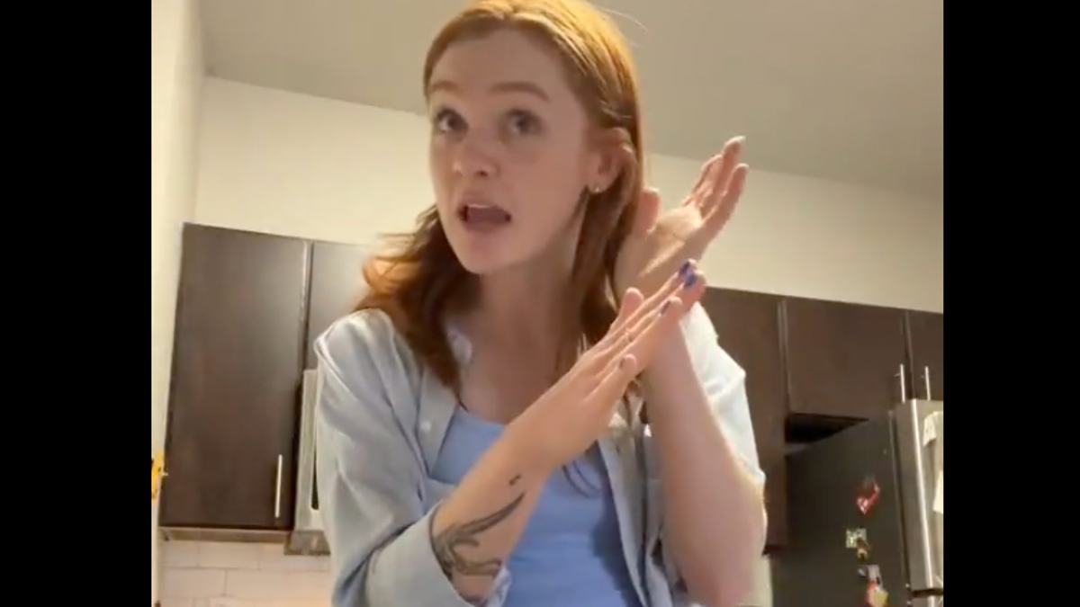 White Woman Teaches Fellow White Tiktokers About Cleanliness After Learning Black People Are Obsessed With Good Hygiene