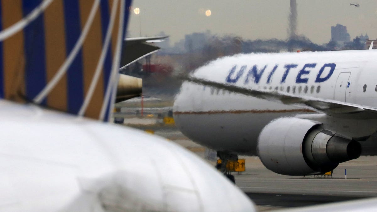 The Dow flies higher on United and other airlines stocks