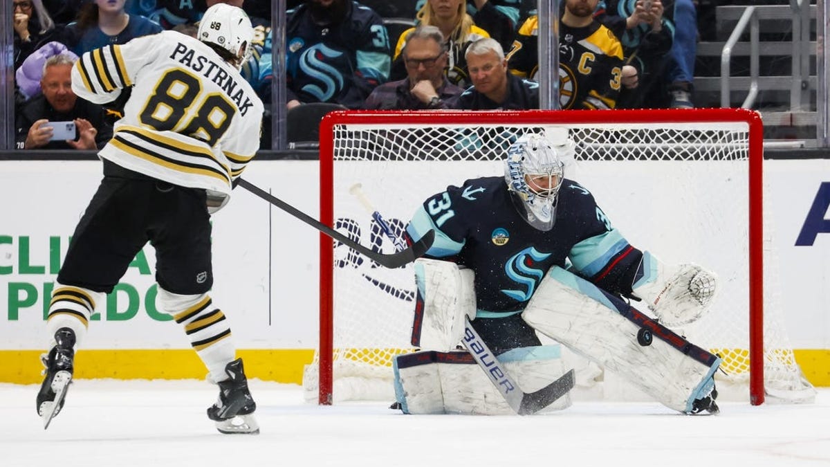 Bruins seek regulation win, tackle Golden Knights