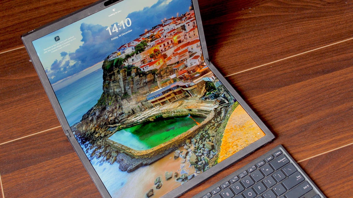 Hands on: Asus Zenbook 17 Fold OLED