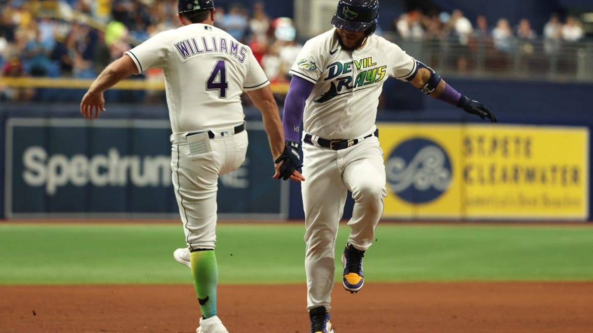 Pinto and Ramírez hit two-run homers in the 7th as the Rays rally to beat  the Mariners 7-4