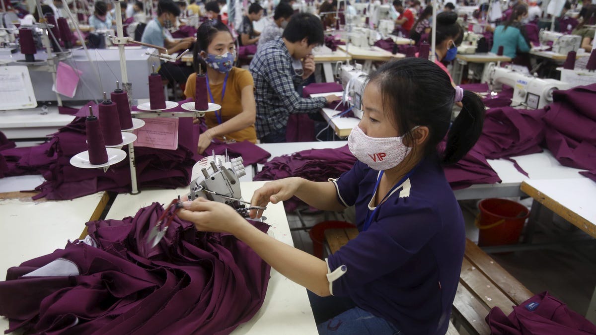 The world’s largest clothing maker isn’t betting on automation replacing cheap human labor