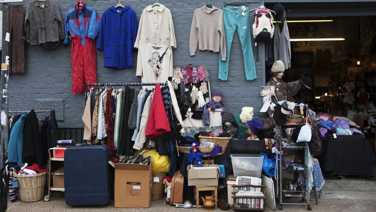 No Pictures Needed: 7 marketplaces to sell clothes and accessories.