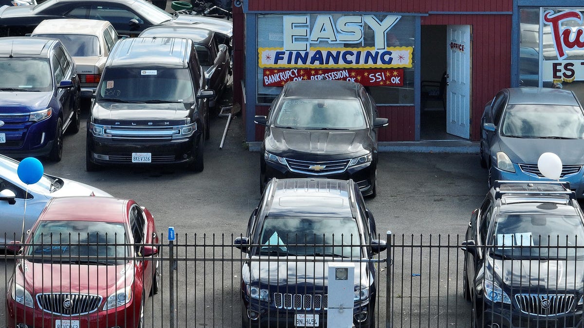 Everyone is underwater on their car loans as values ​​decline