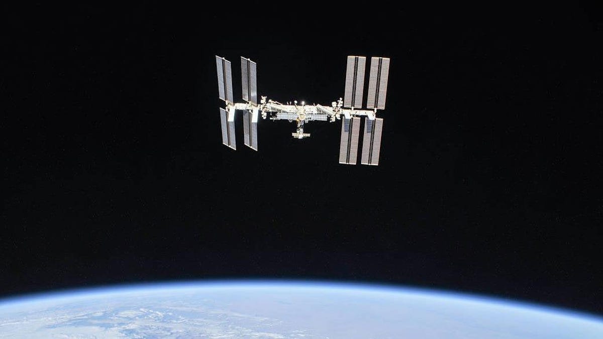 A Spacecraft to Deorbit ISS 'Not Optional,' Claims NASA Panel