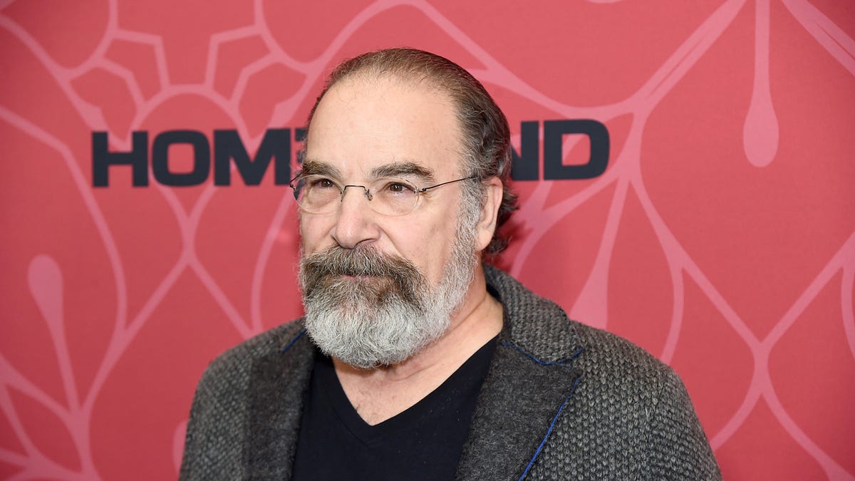 Mandy Patinkin to star in Hulu detective show