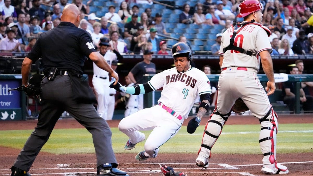 J.T. Realmuto hits for cycle, 06/12/2023