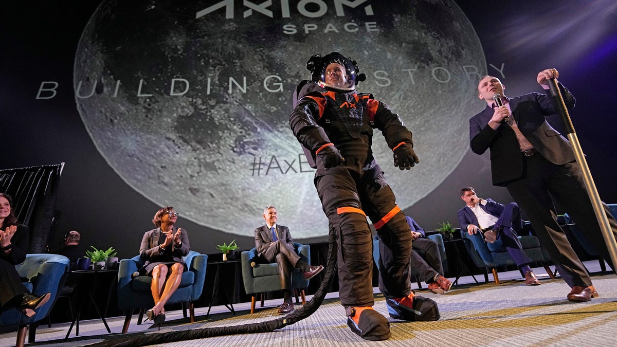 Orion Suit Equipped to Expect the Unexpected on Artemis Missions