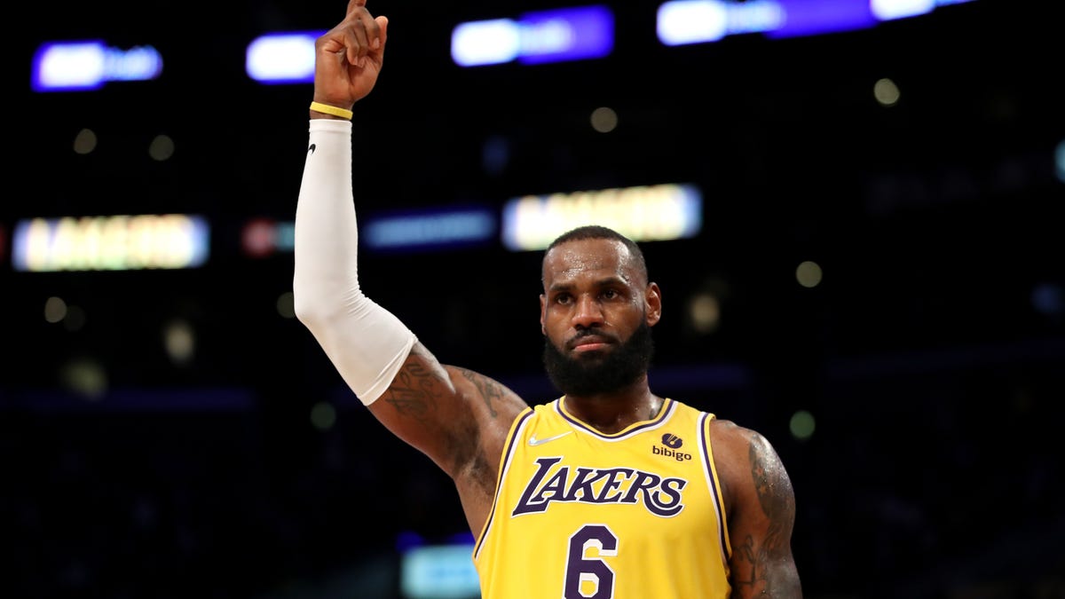 LeBron James to EP New Disney+ Series The Crossover