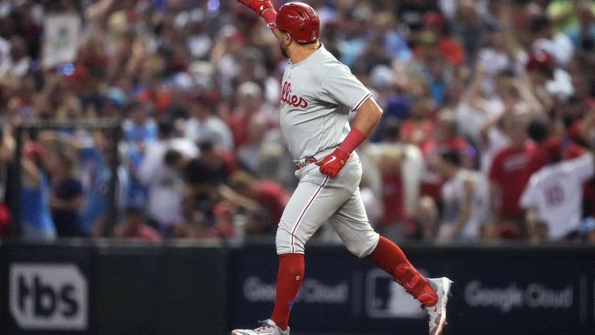 Marte hits walk-off single in ninth, D-backs beat Phillies 2-1 and close to  2-1 in NLCS