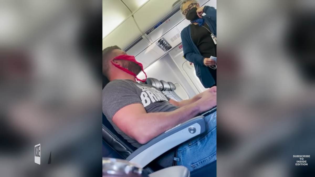 Man owns libs by getting kicked off plane for thong face mask