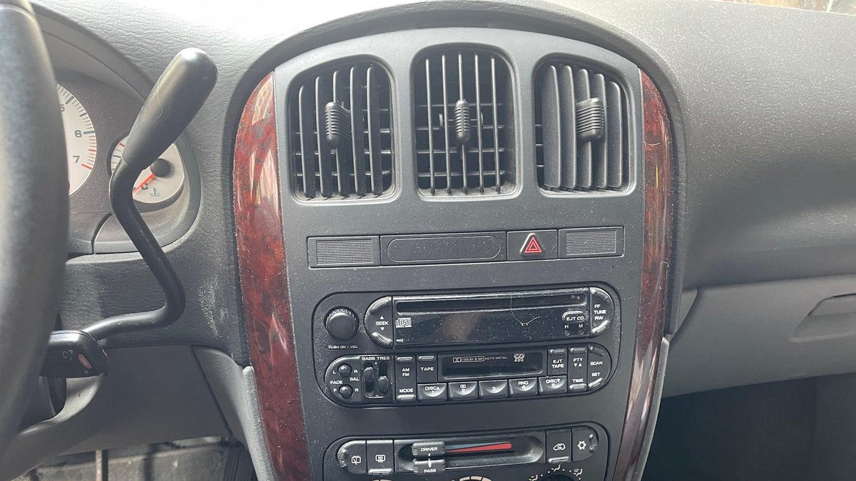 It’s High Time Automakers Brought Back Egregiously Fake Wood Trim