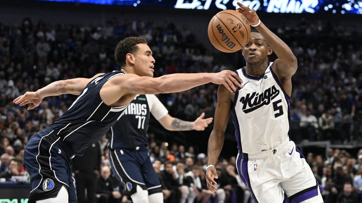 Domantas Sabonis' Double-double Carries Kings Past Mavericks