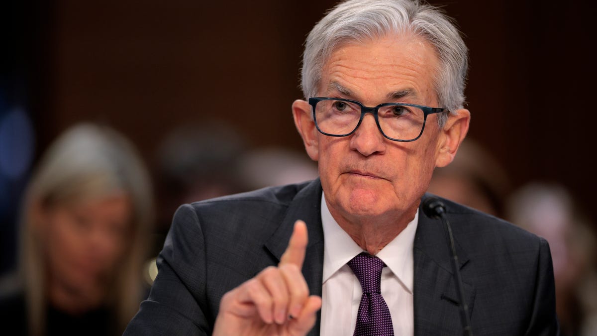 Powell goes to the White House — and tells Trump the Fed will do its own thing on interest rates