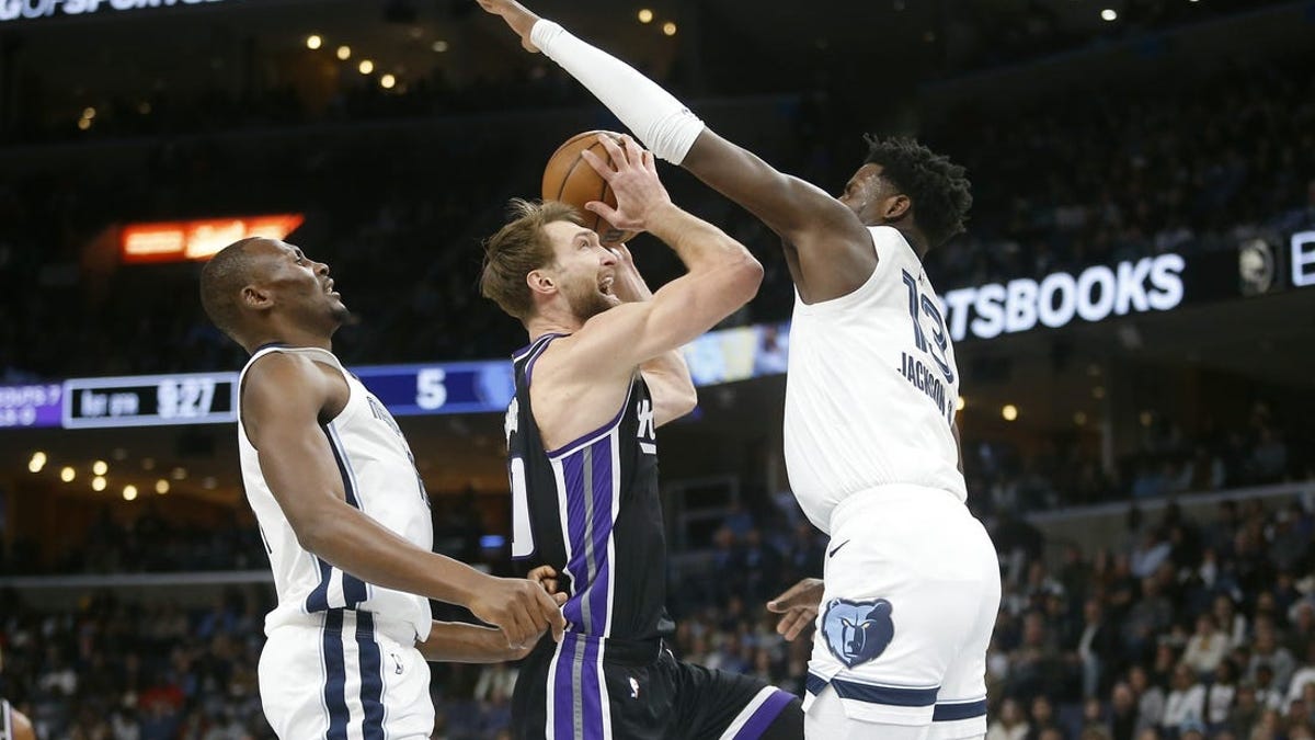 Coming Off Big Game, Kings Face Reeling Hornets