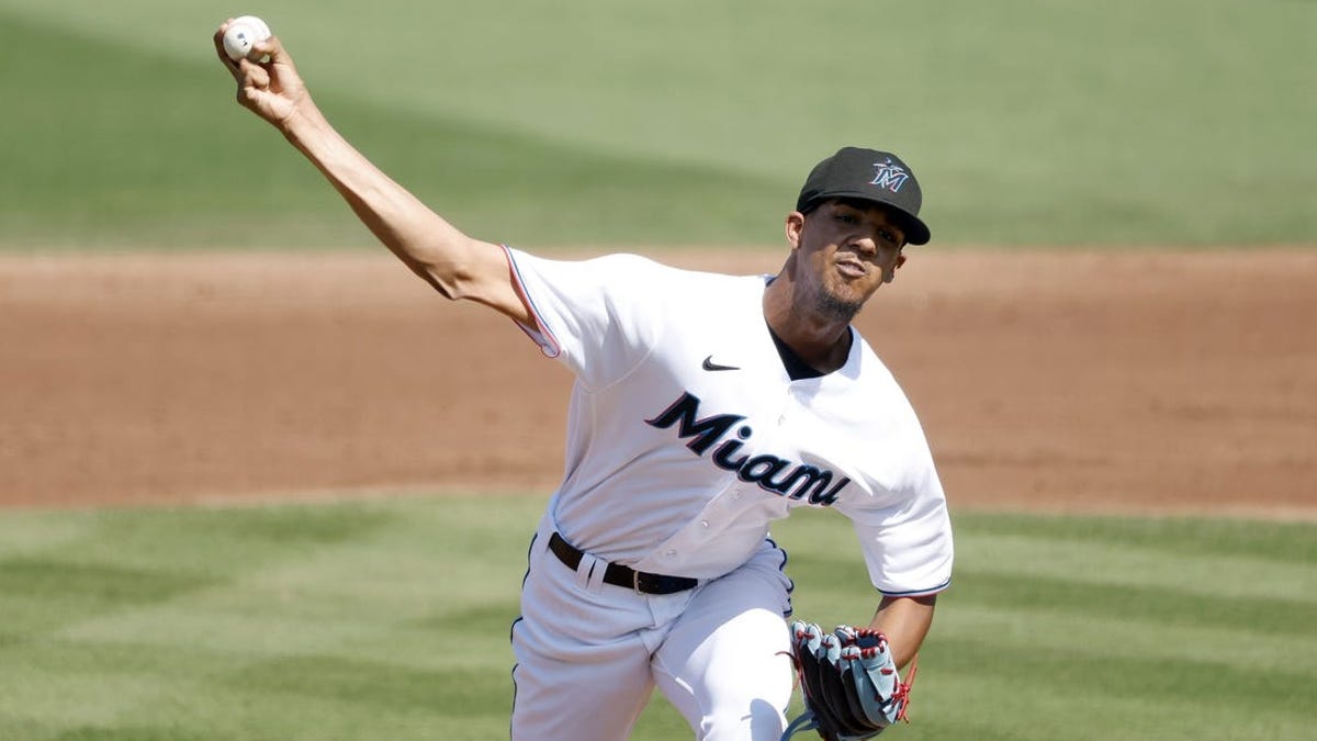 Marlins send rookie pitcher Eury Pérez back to minors, recall RHP