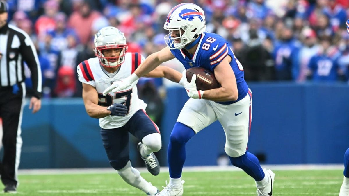 Bills ride defense, Josh Allen's legs to win over Patriots