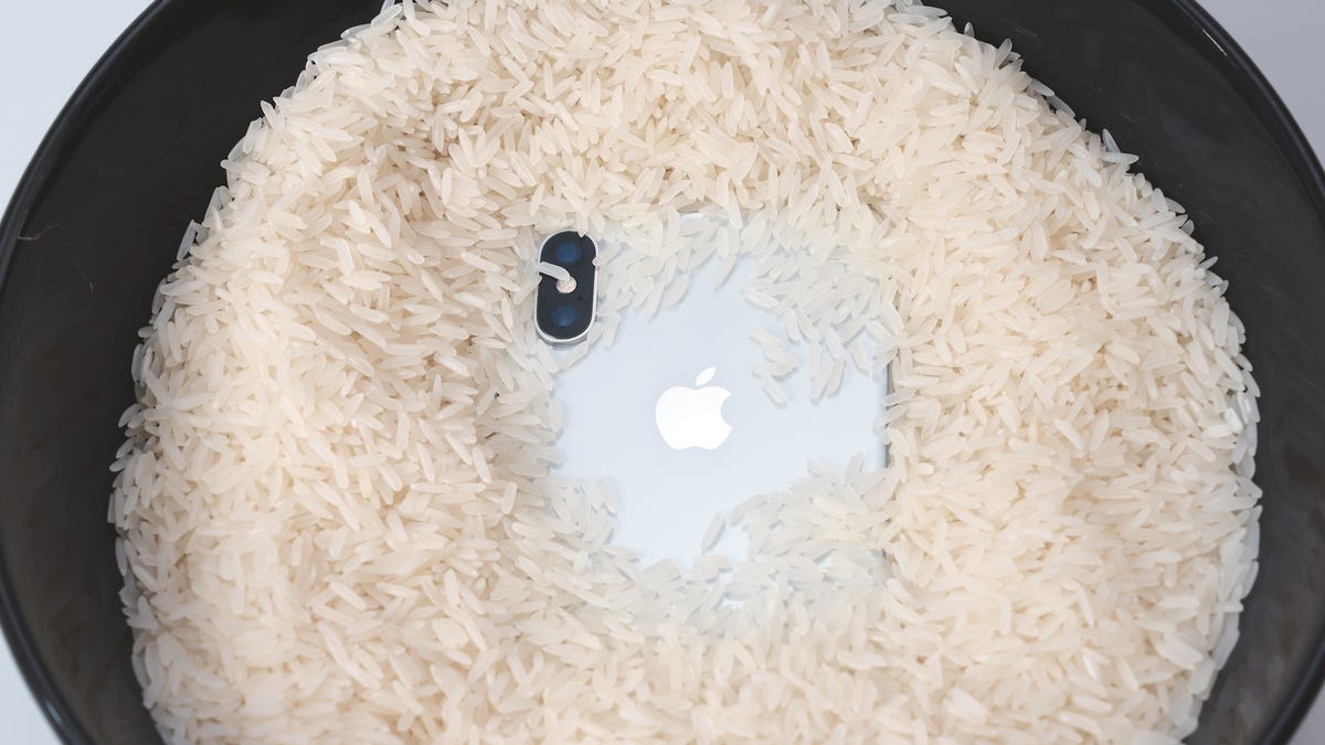Apple mówi: Nie wkładaj mokrego iPhone'a do ryżu