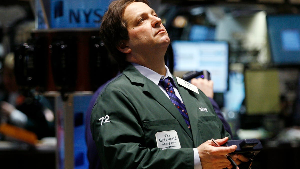 Dow drops 450 points as labor data adds inflationary pressure