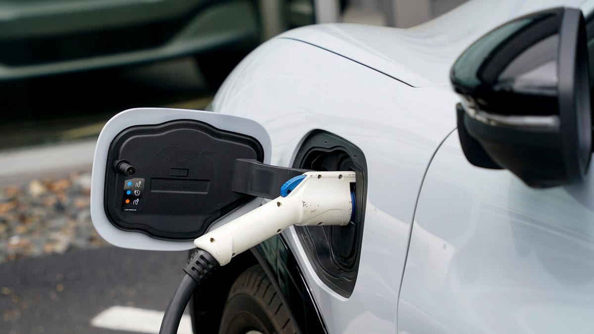 Minnesota Residents Worry They’ll Pay for EV Charging Network