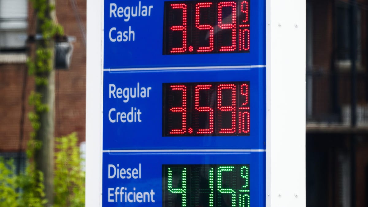 Thanks to electric vehicles and teleworking, gasoline prices are low