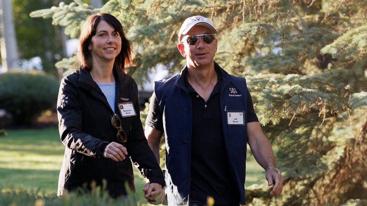 Jeff and MacKenzie Bezos' divorce statements differ in one way