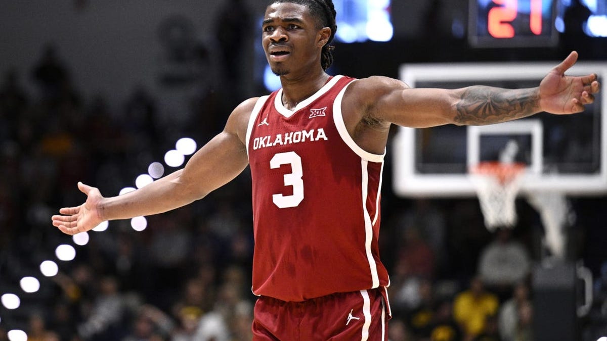 Jalon Moore Helps Oklahoma Slide Past Iowa