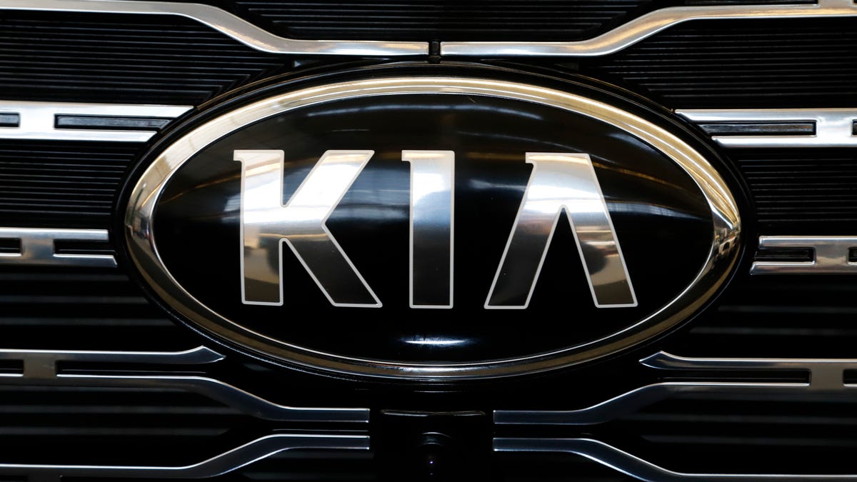 Kia recalls over 427,000 Telluride SUVs because they might roll away ...