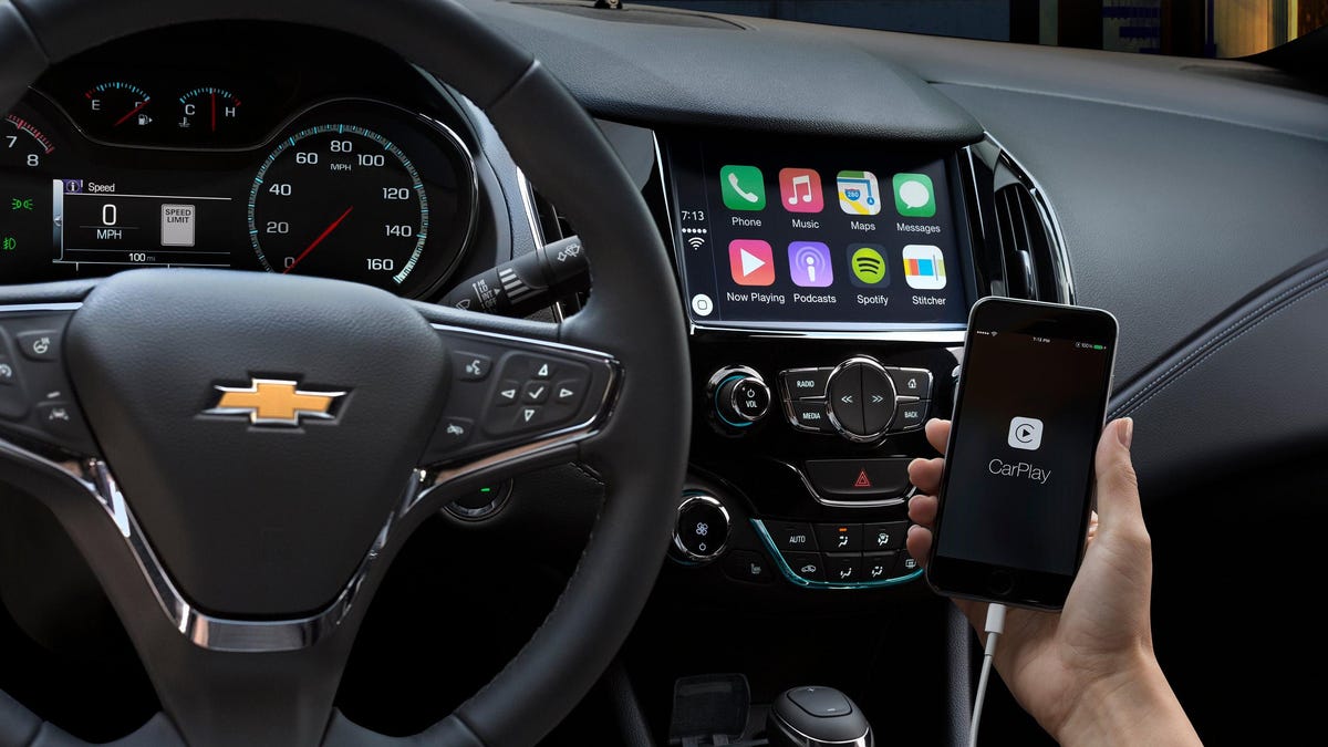GM Phasing Out Apple CarPlay And Android Auto From Its Vehicles