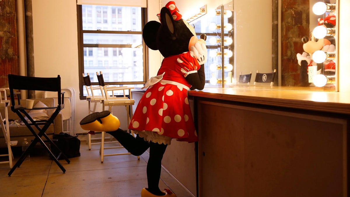 After Wearing Skirt for Almost a Century, Minnie Mouse Finally Gets to Wear  Pants