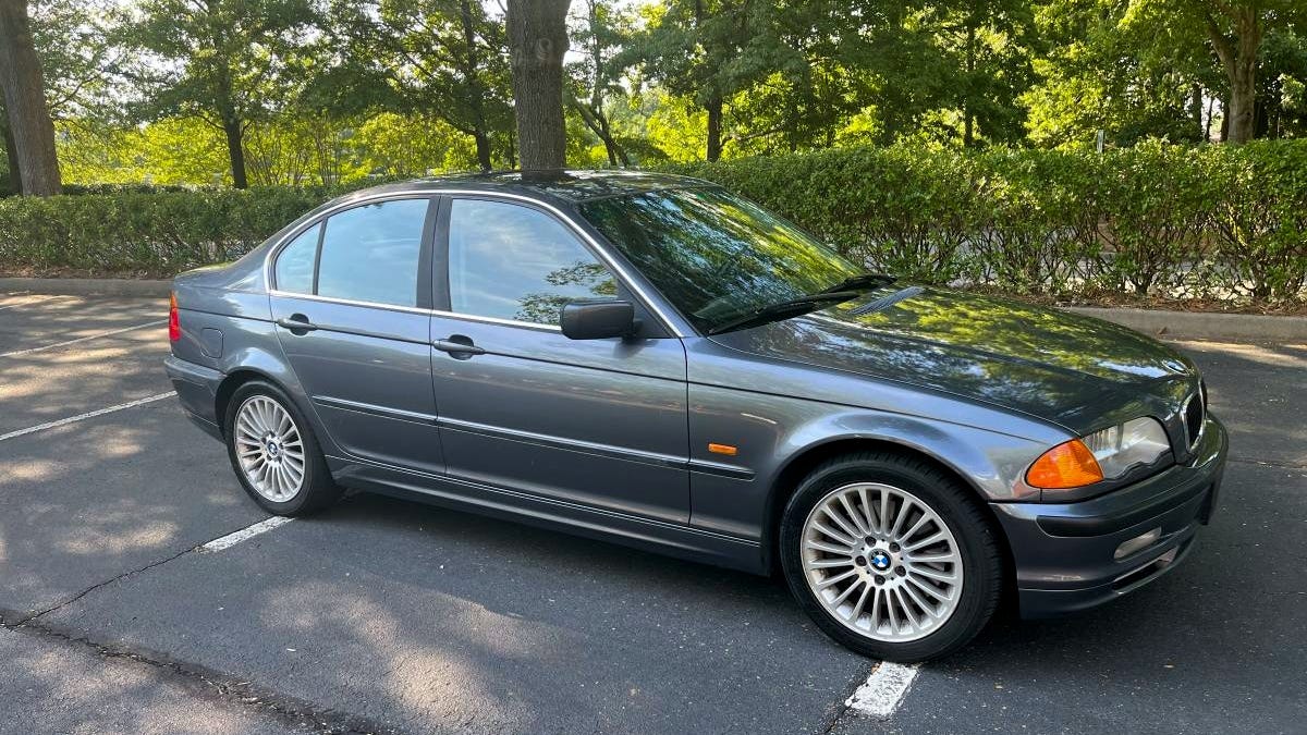 At ,995, Is This 2001 BMW 330i A Reputable Deal?