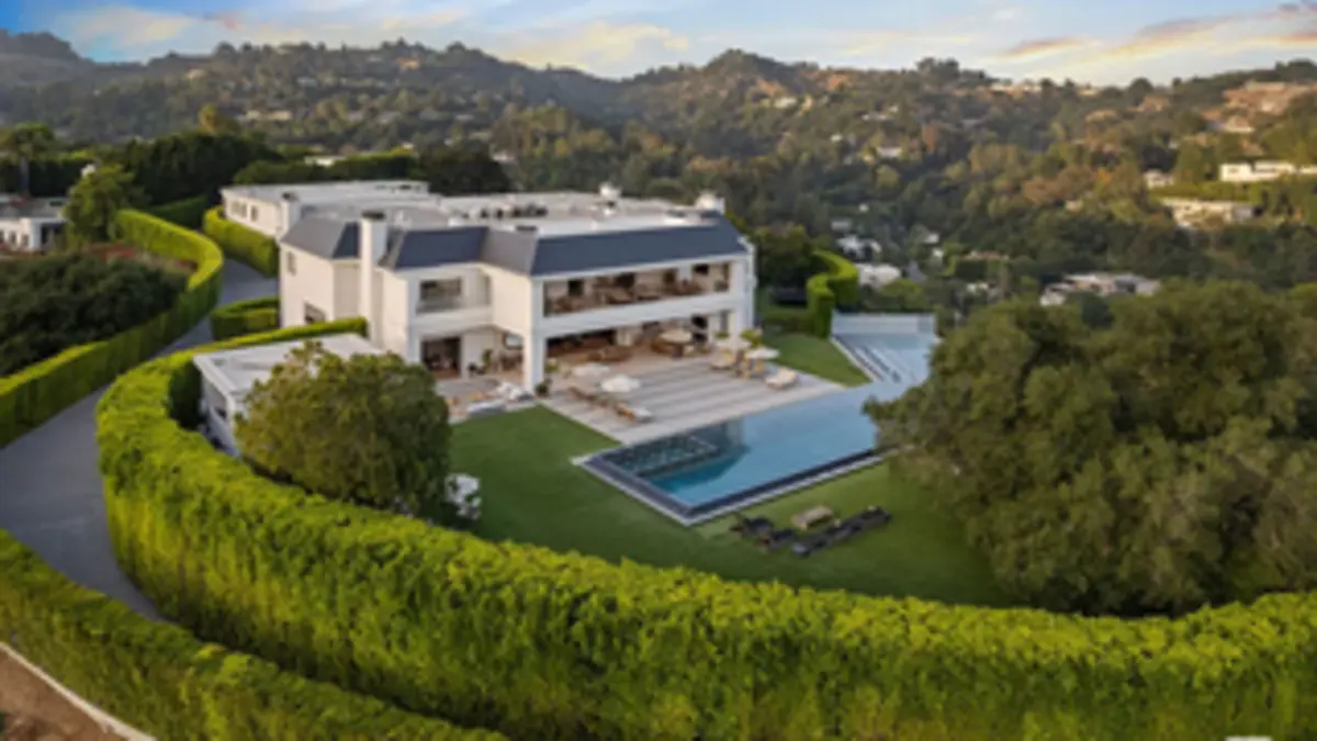 Look inside the  million mansion that Ben Affleck and Jennifer Lopez can’t sell