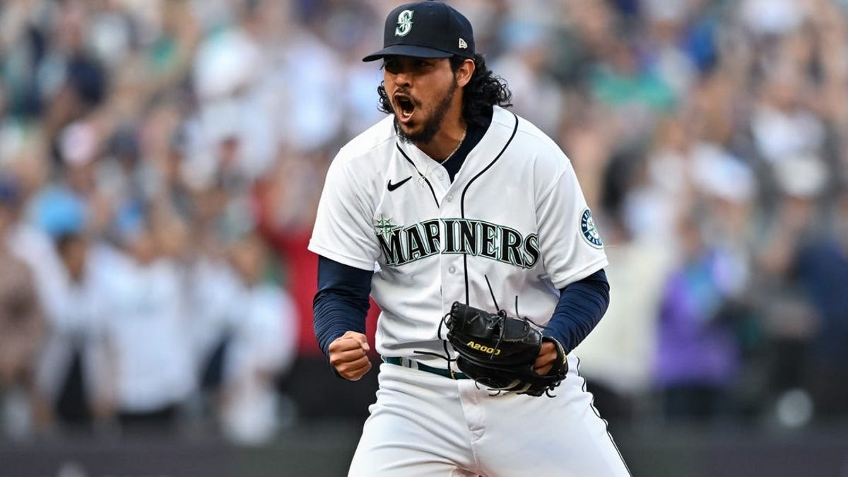 Mariners' Andres Munoz likely out until mid-June; Evan White to have second  hip surgery