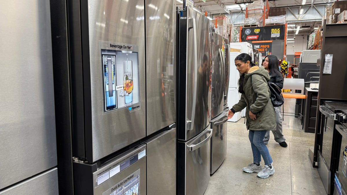Home Depot says it won't raise prices because of tariffs