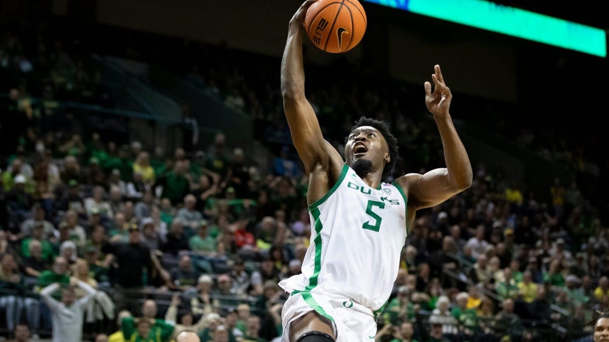 Oregon faces another Pac-12 road test at Washington State