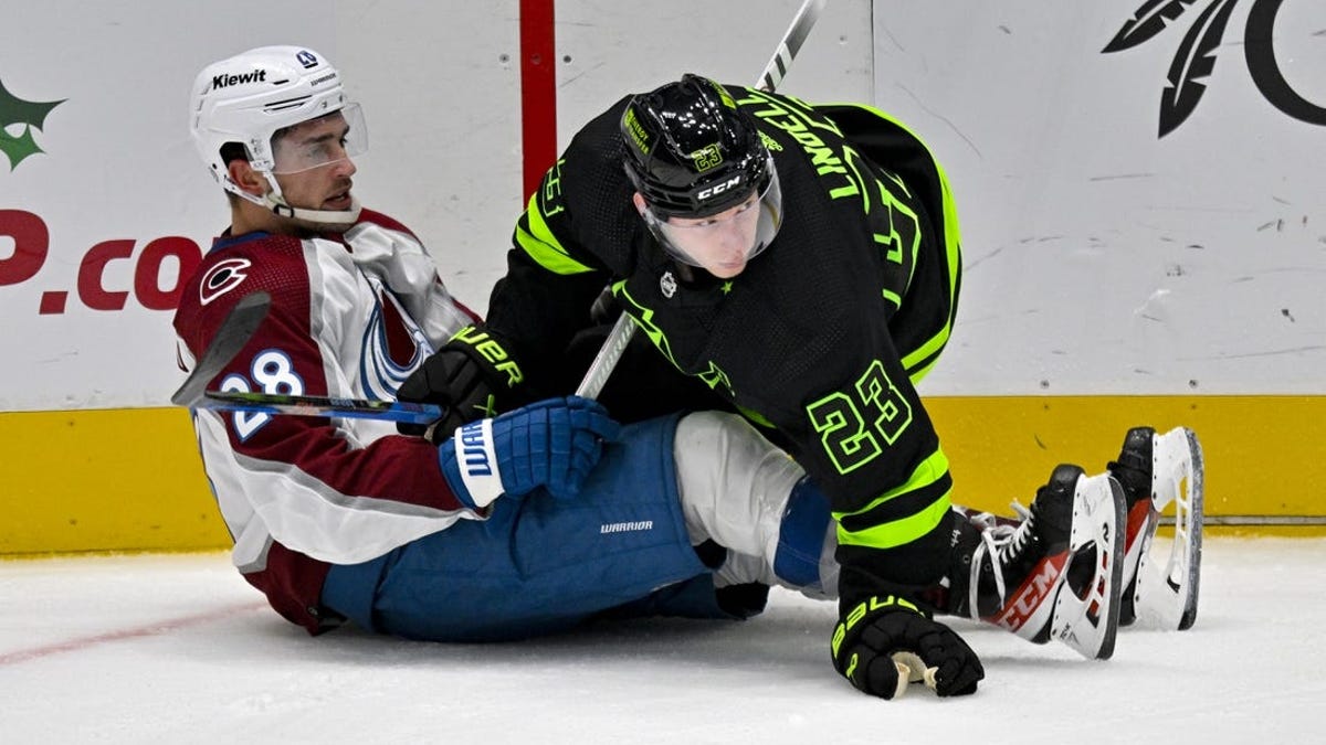 Avalanche score 6 straight goals to knock off Stars