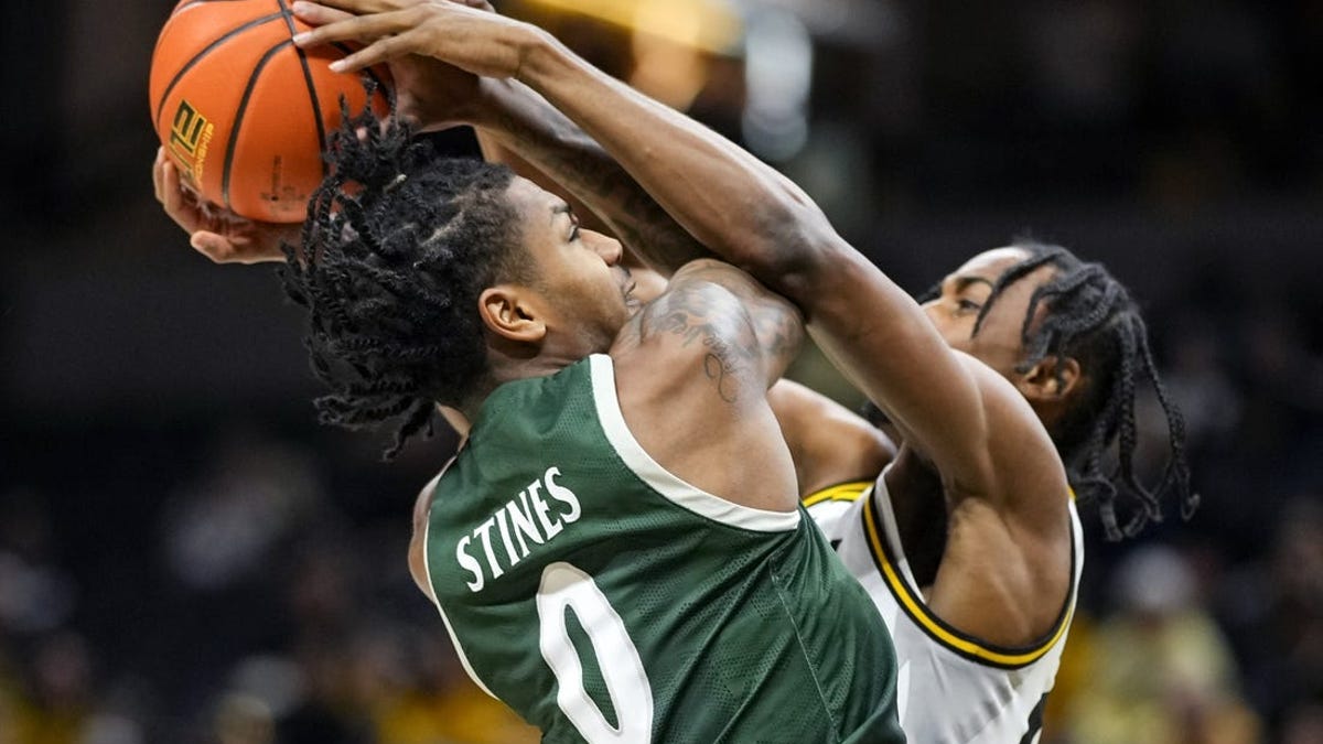 Noah Carter paces Missouri past Loyola-Maryland