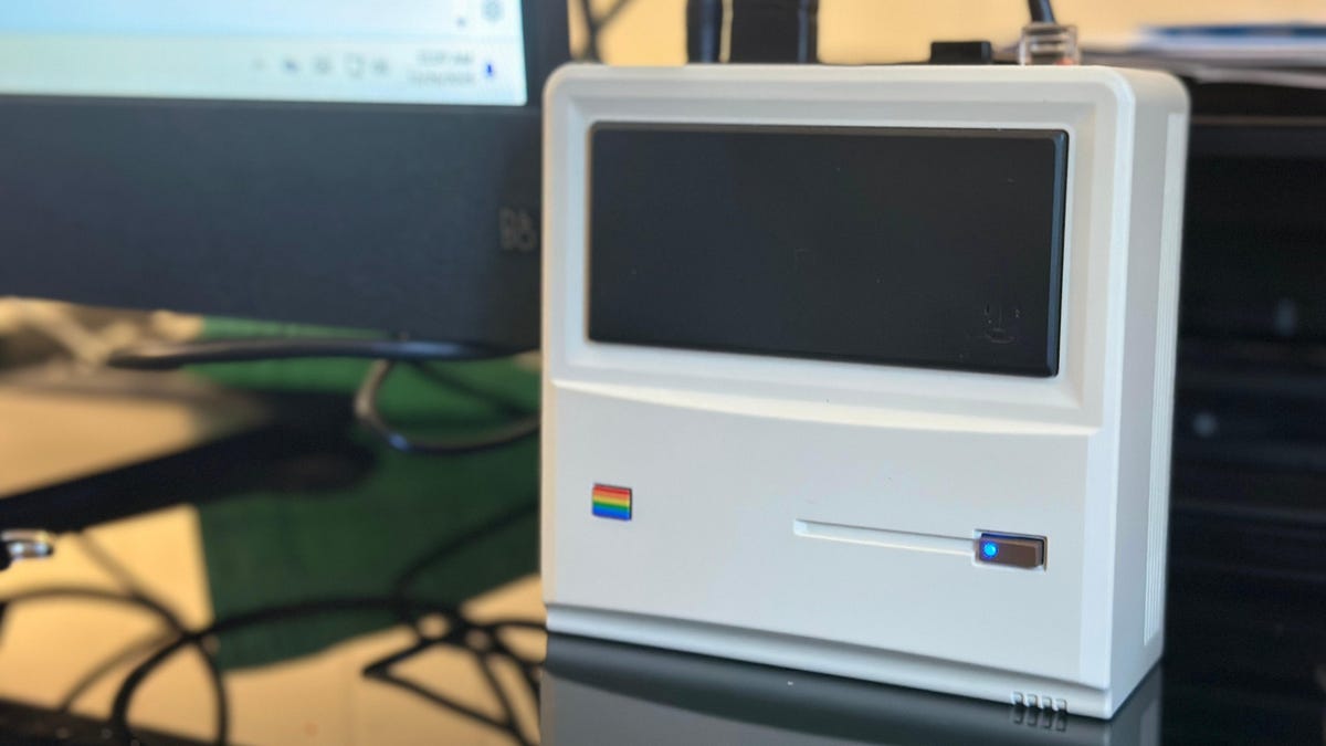 Un Macintosh del tamaño de un puño que es tan lindo como mundano