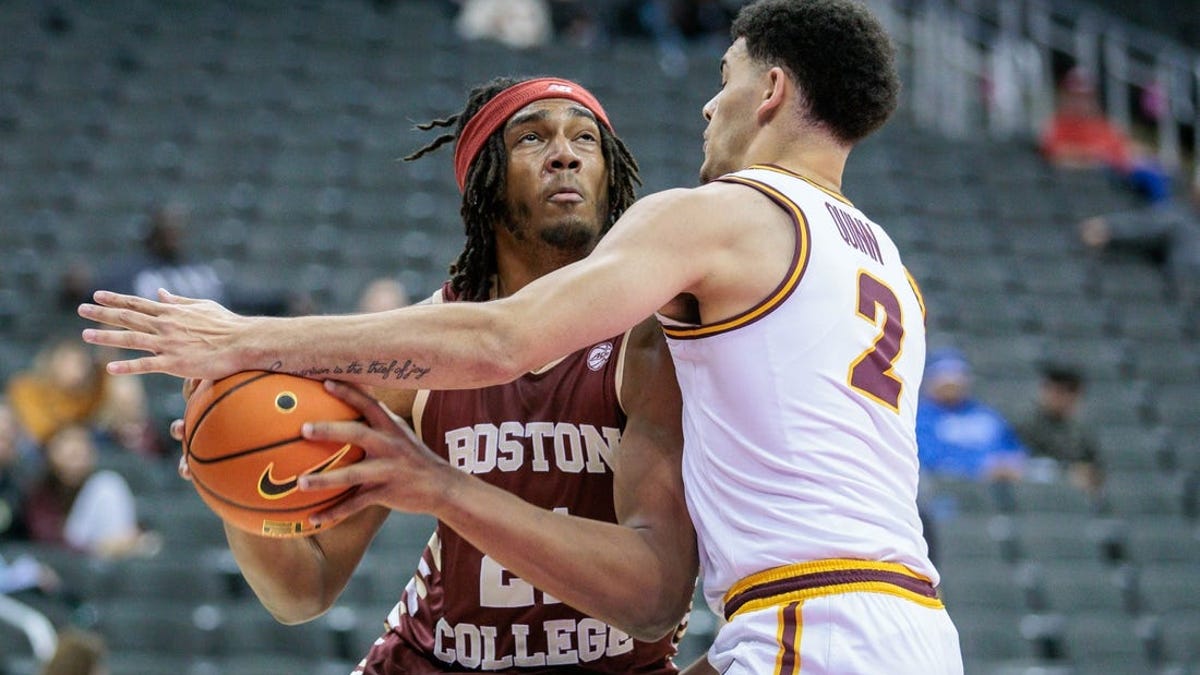 Loyola Chicago rallies late to top Boston College