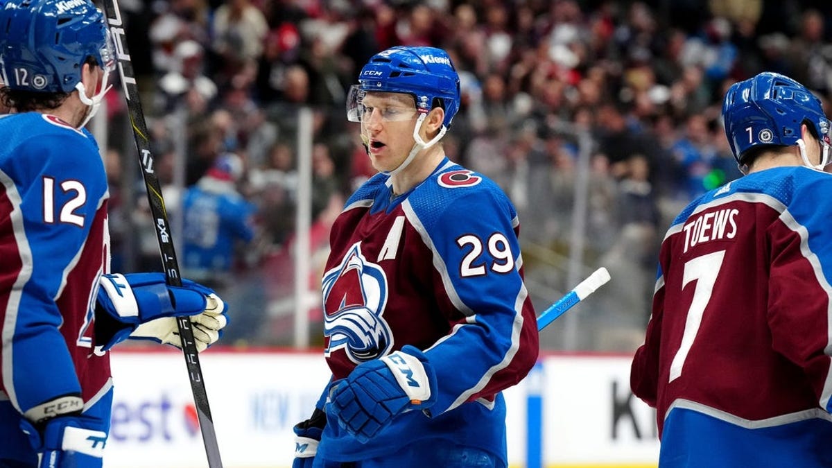 NHL roundup Avs' Nathan MacKinnon nets 4 goals vs. Caps
