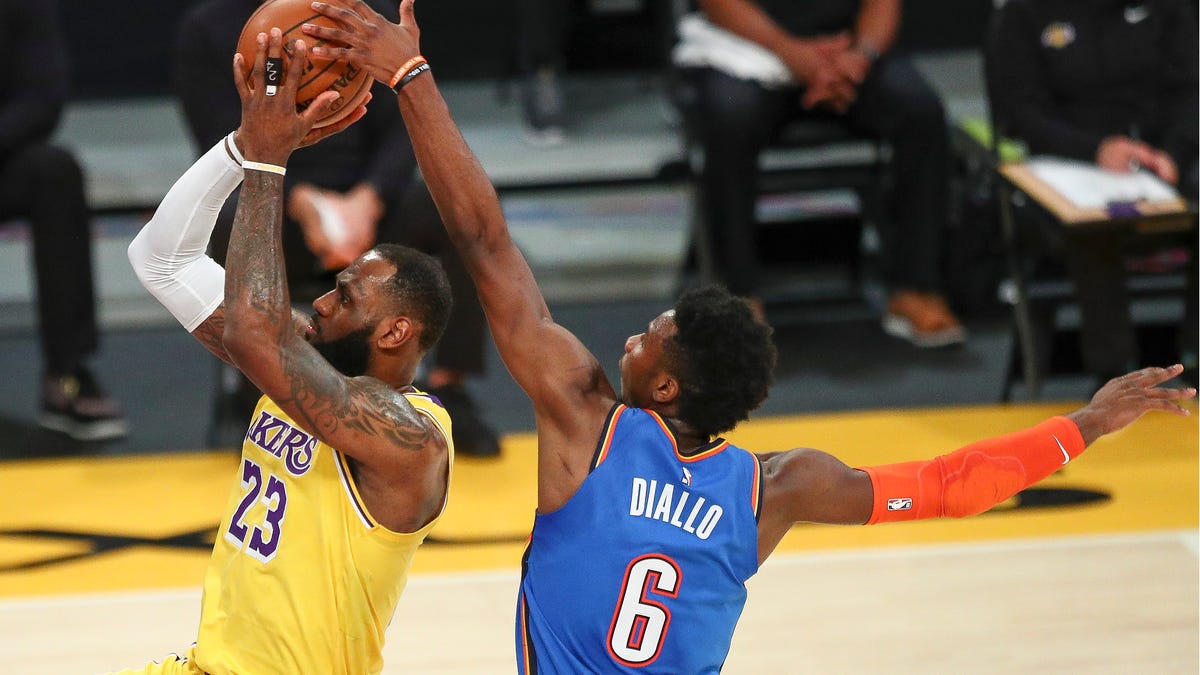 LeBron James: Lakers star is switching jersey numbers back to 6