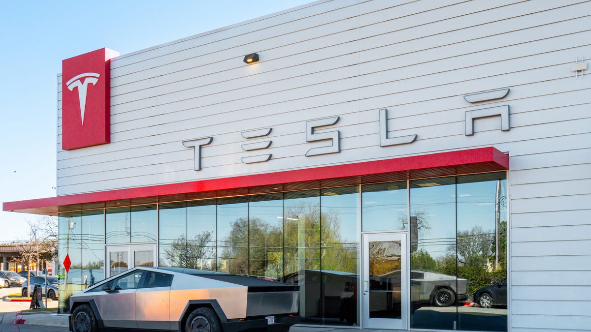 People are ditching their Teslas in huge numbers as the Elon Musk backlash grows