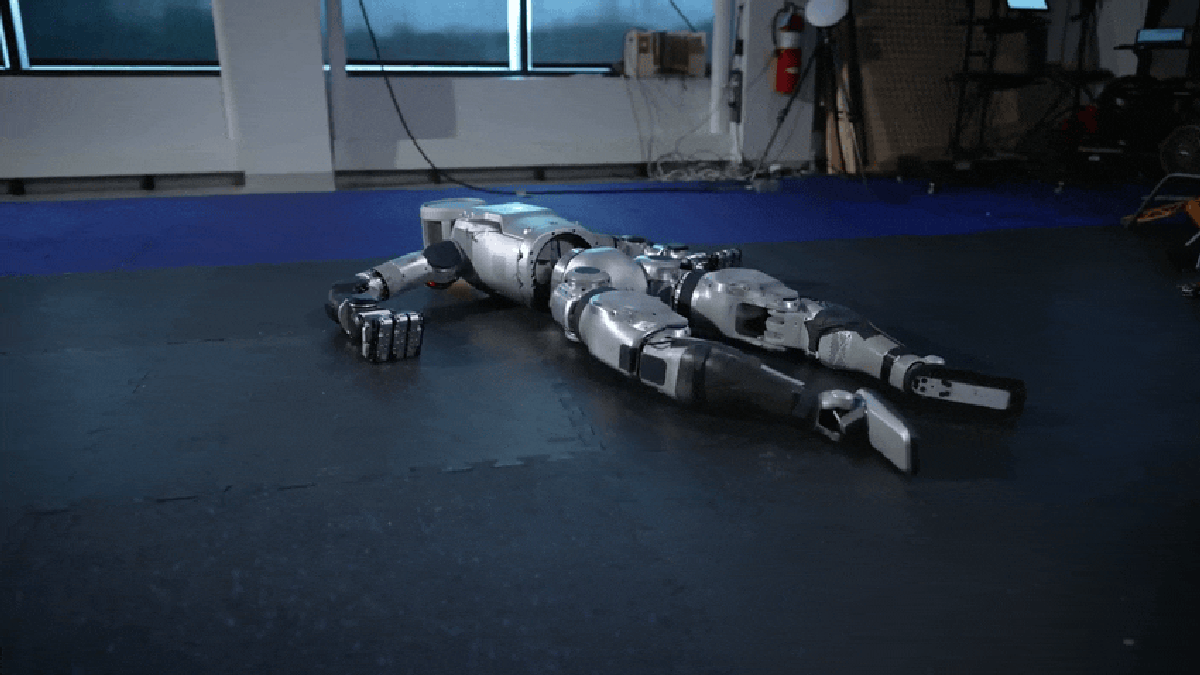 Atlas el robot resucita de entre los muertos en una versión eléctrica ‘más fuerte’