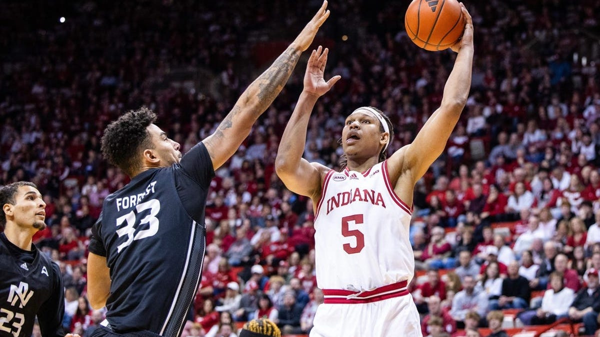 Malik Reneau Has Career Night As Indiana Beats North Alabama