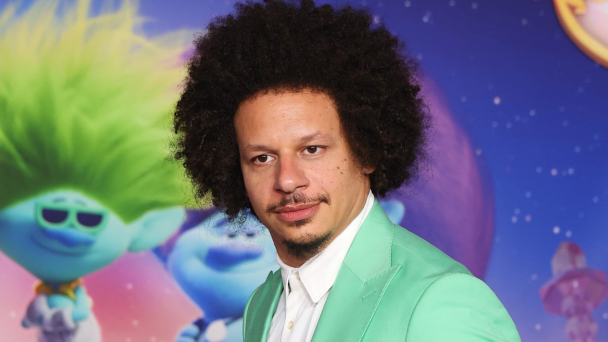 Eric André accuses Melbourne Airport of racial profiling