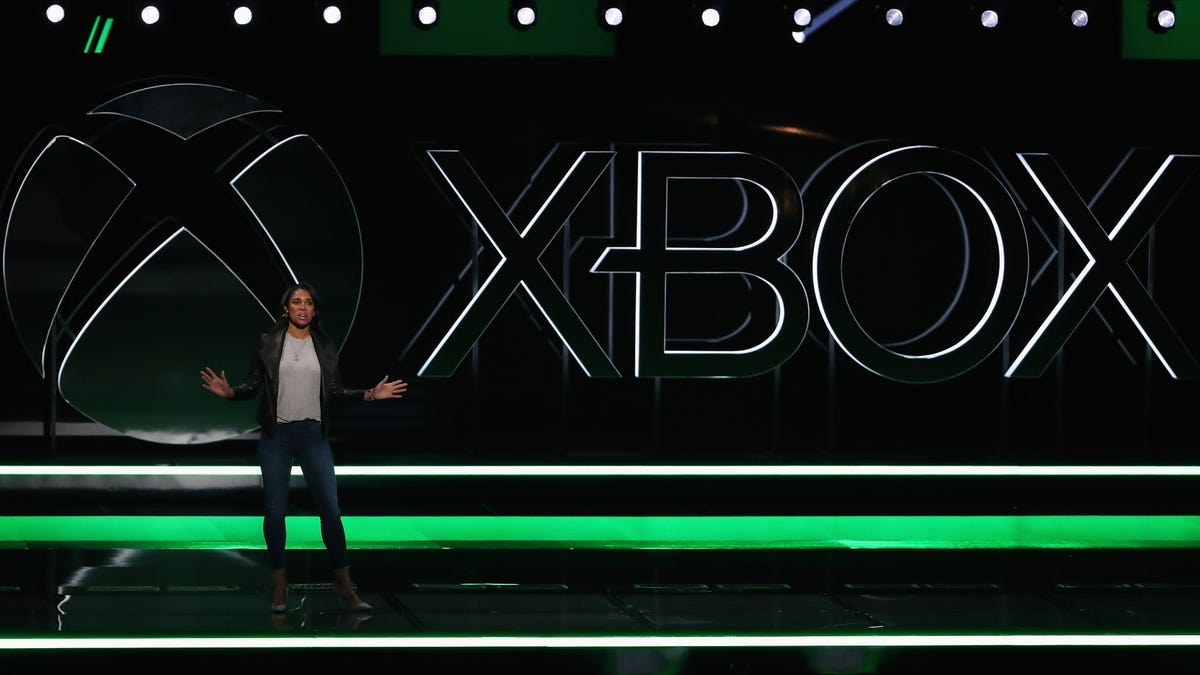 Xbox chief 'remains committed' to backwards compatibility