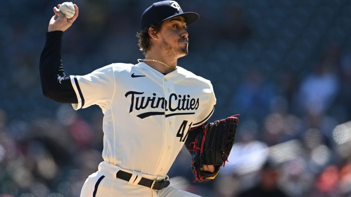 Twins defeat Astros as Kyle Farmer, Byron Buxton homer; pitchers