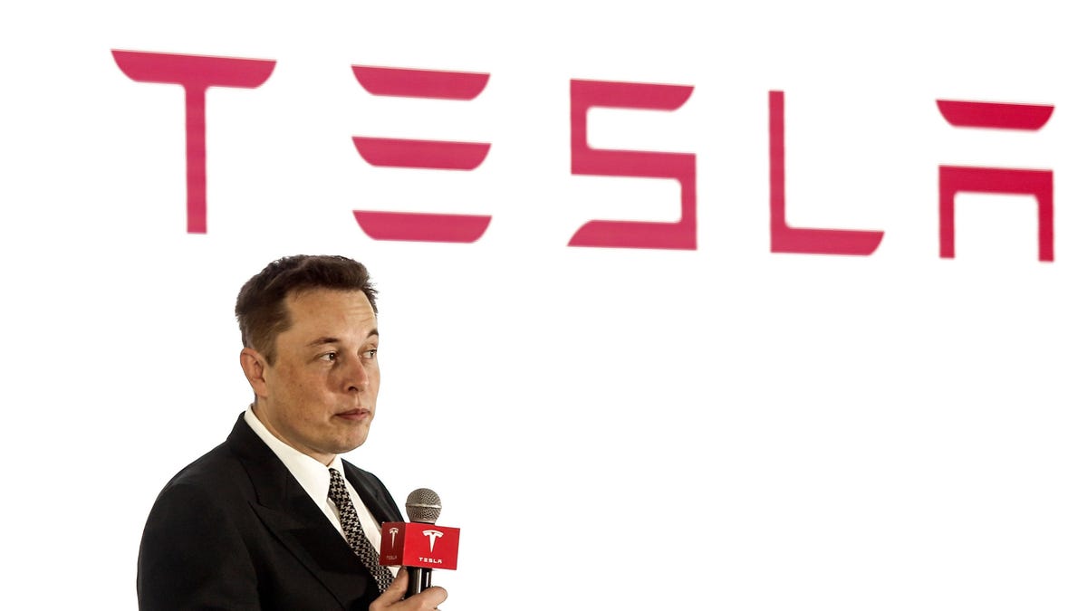 Tesla se retira de las amenazas a los revendedores de Cybertruck